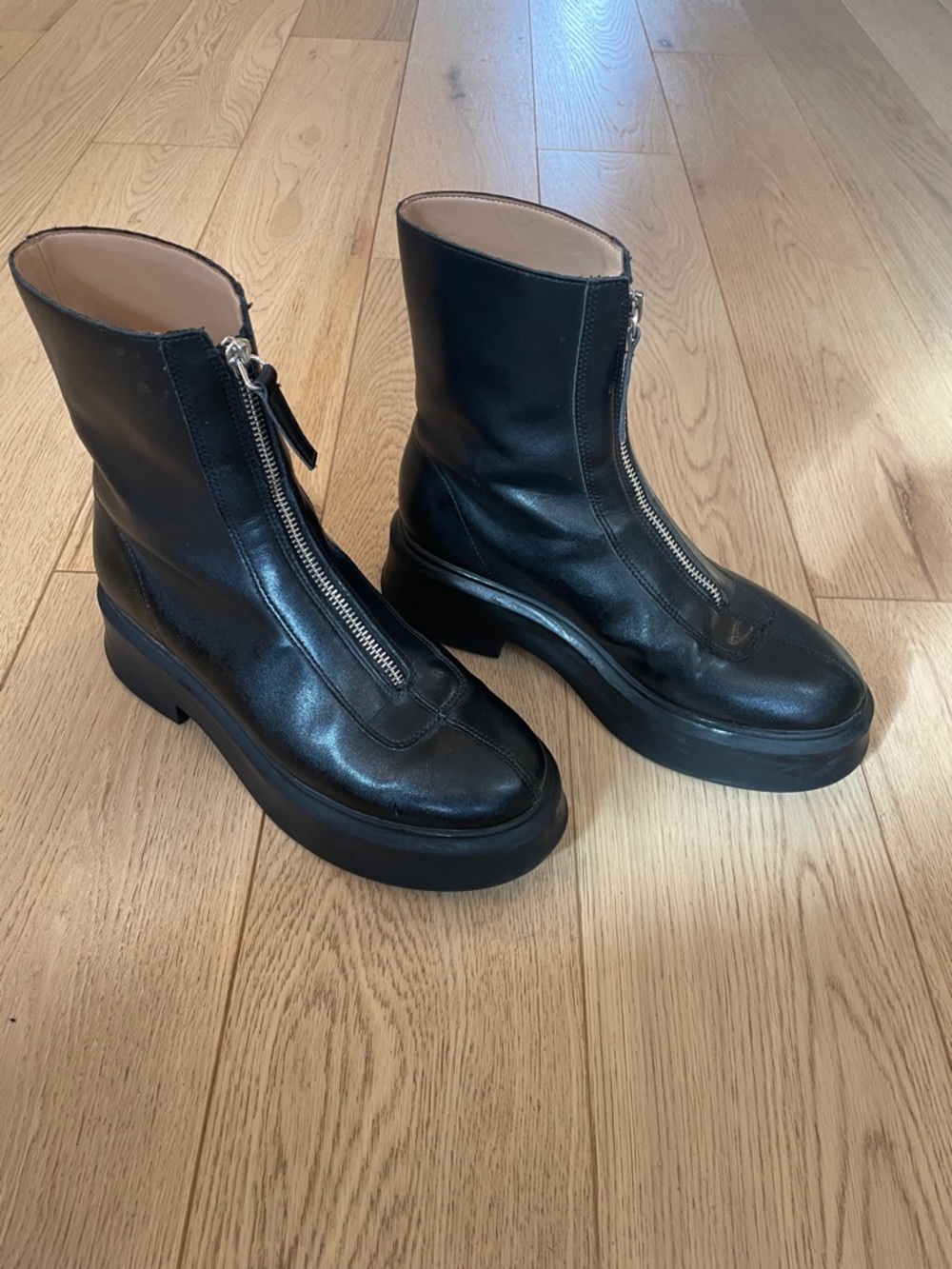 EUC Zip Boots - Picture 4 of 5